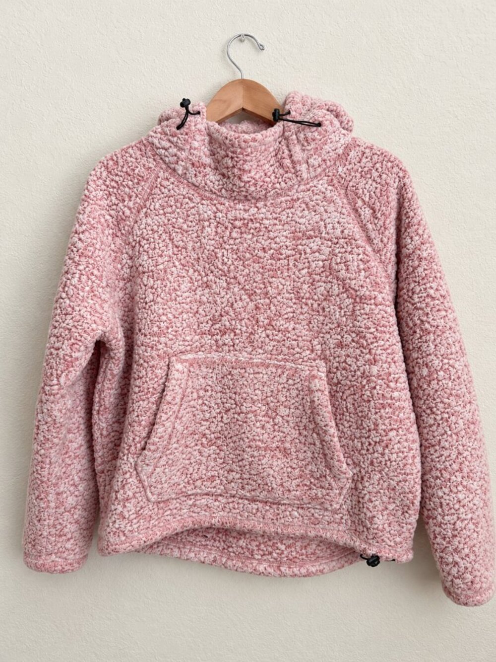 PINK Victoria’s Secret Small Pink Sherpa Fleece Hoodie Pullover. (BT)